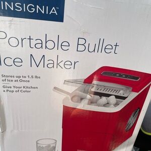 Insignia Portable Ice maker- Red (New in box)